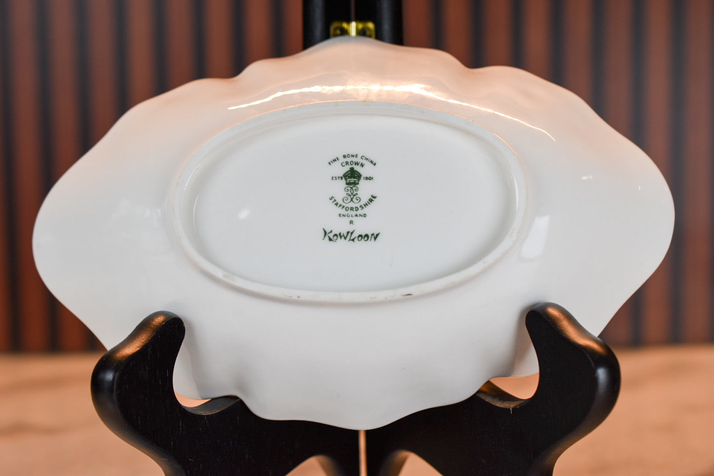 Crown Staffordshire “Kowloon” Scalloped Bone China Dish – Green & Gold Chinoiserie