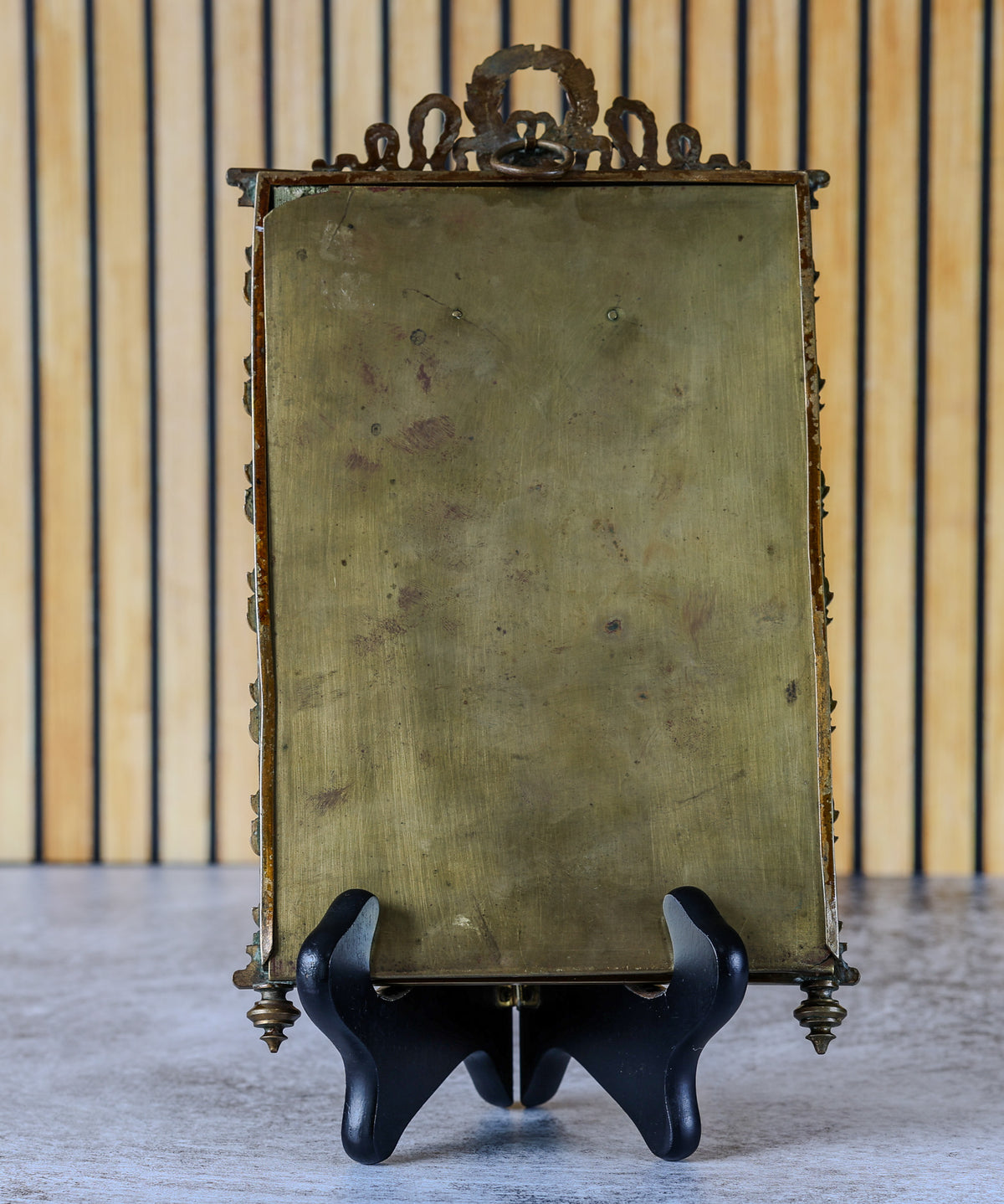 Antique French Louis XVI Style Gilt Bronze Photo Frame with Laurel Wreath and Ribbon Crest, Rope-Twist Border and Green Damask Mount, c. 1880–1900