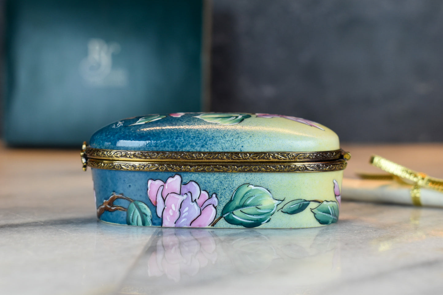 🌸 Limited Edition Rochard Limoges Trinket Box – Hand-Painted Magnolia with Butterfly Interior (95/200)