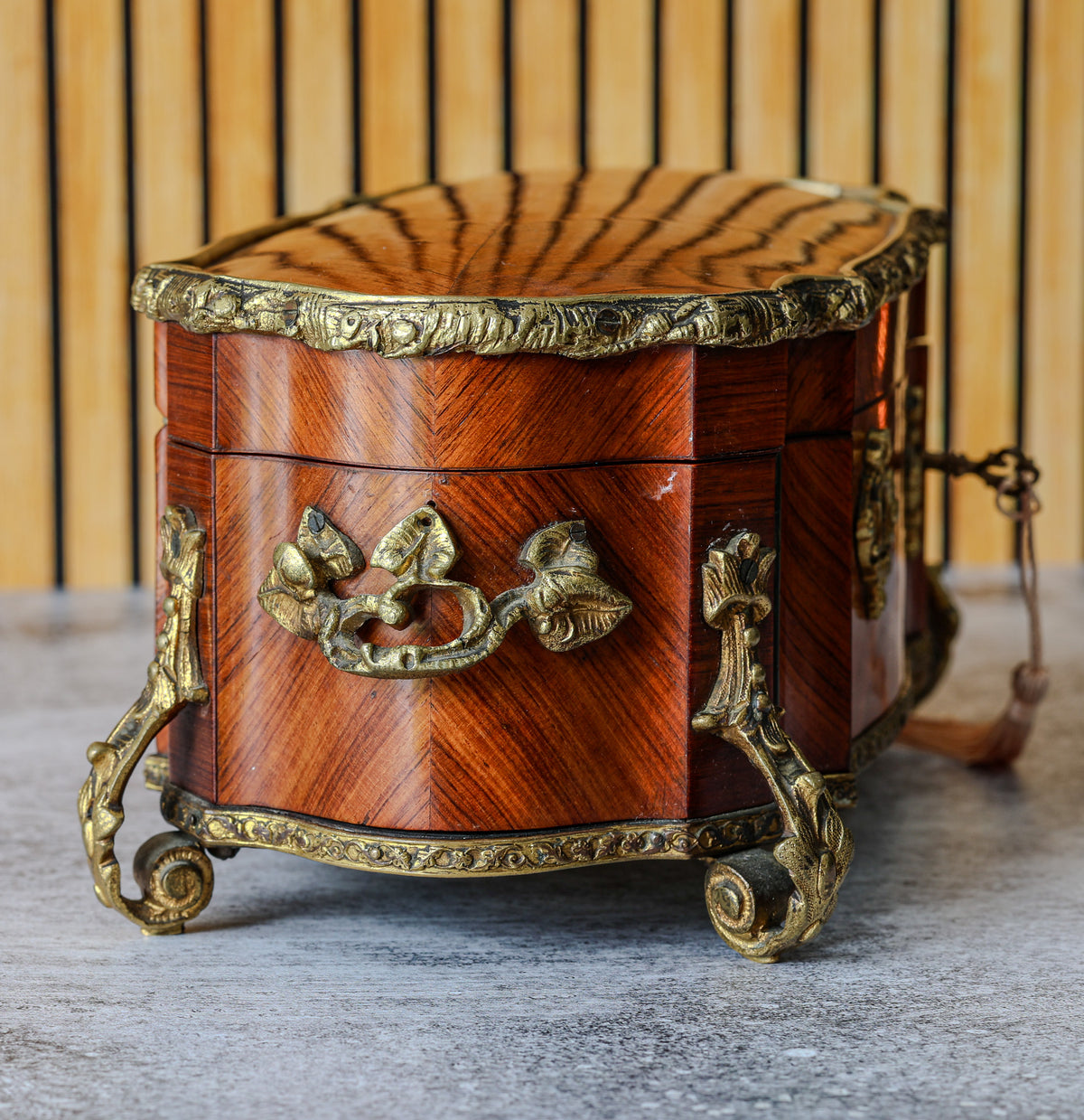 Antique French Kingwood and Gilt Bronze Serpentine Jewelry Casket, Lock Stamped Préville et Fils Aîné à Paris, Napoleon III, c. 1860–1880